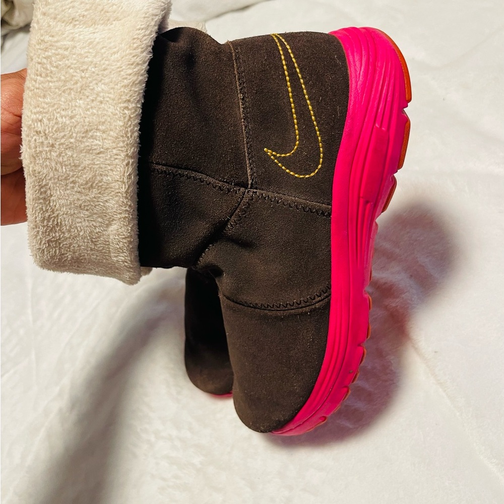 Nike Brown Boots with Pink Sole